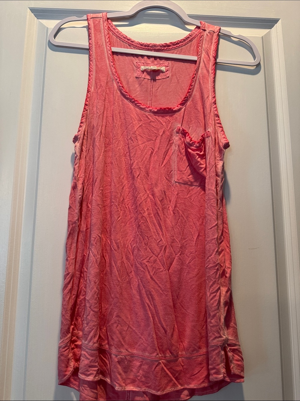 Women's Coral Sleeveless Pocket Tank — Casual Layering Top